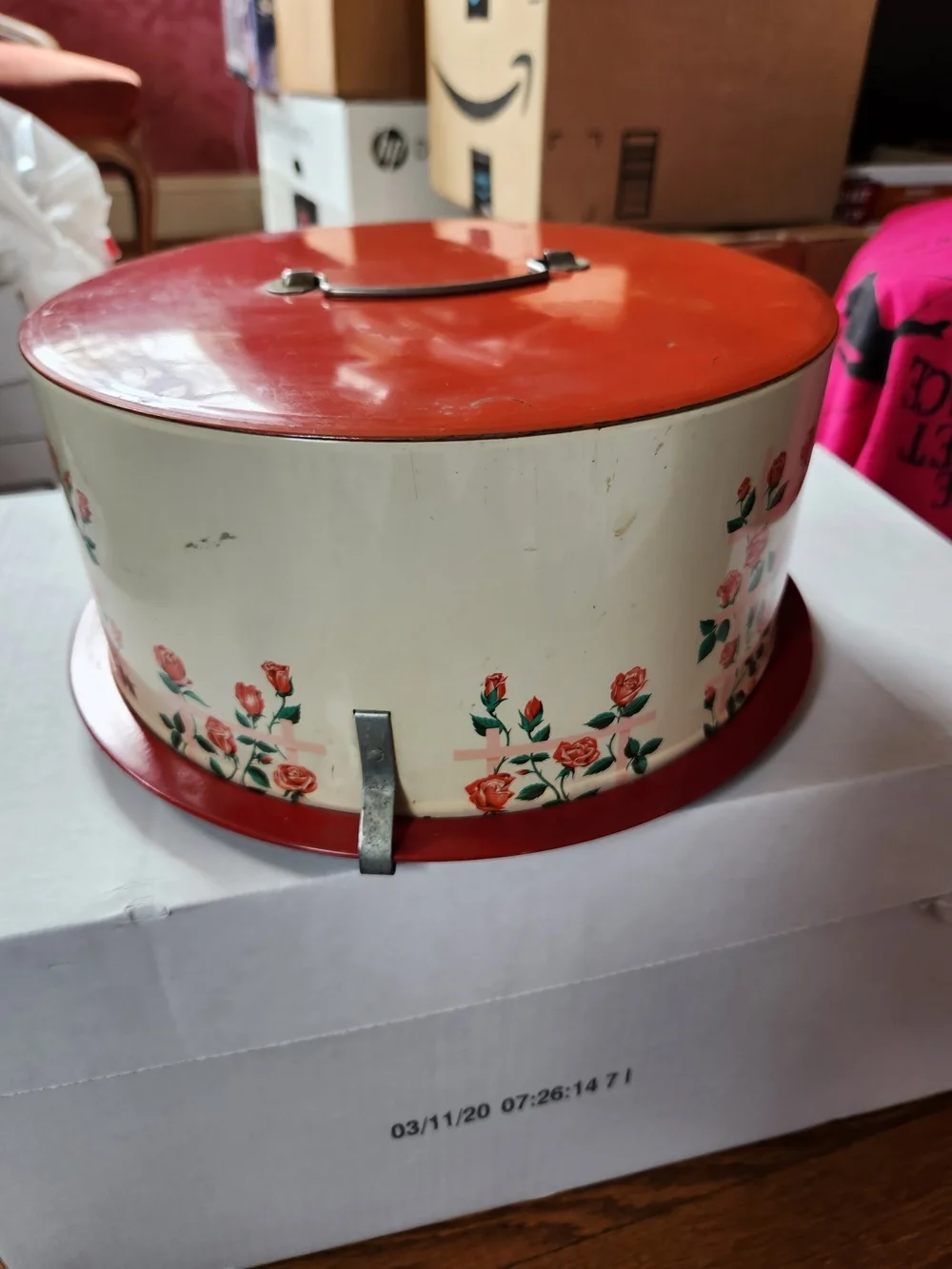 Vintage Floral Cake Carrier - Red and Cream Decorative Bakeware